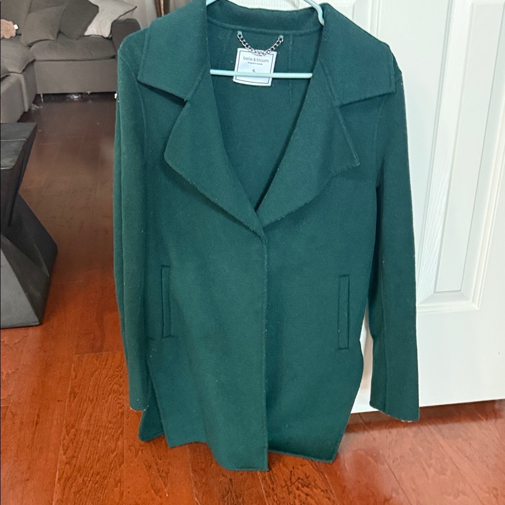 Women's Green Coat superrr cute mid thigh length really good quality